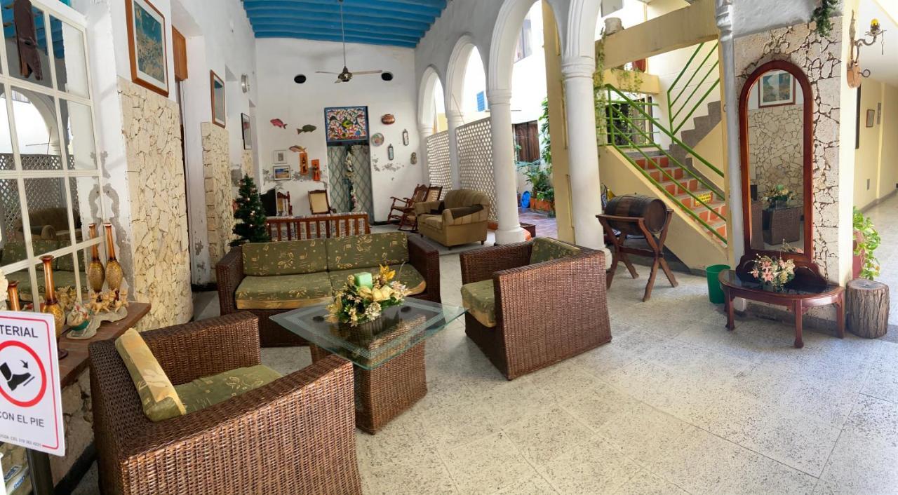 Hotel Granate ซันตามาร์ตา ภายนอก รูปภาพ