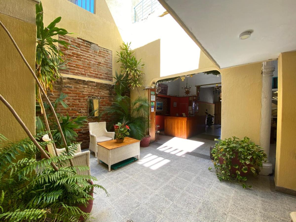 Hotel Granate ซันตามาร์ตา ภายนอก รูปภาพ