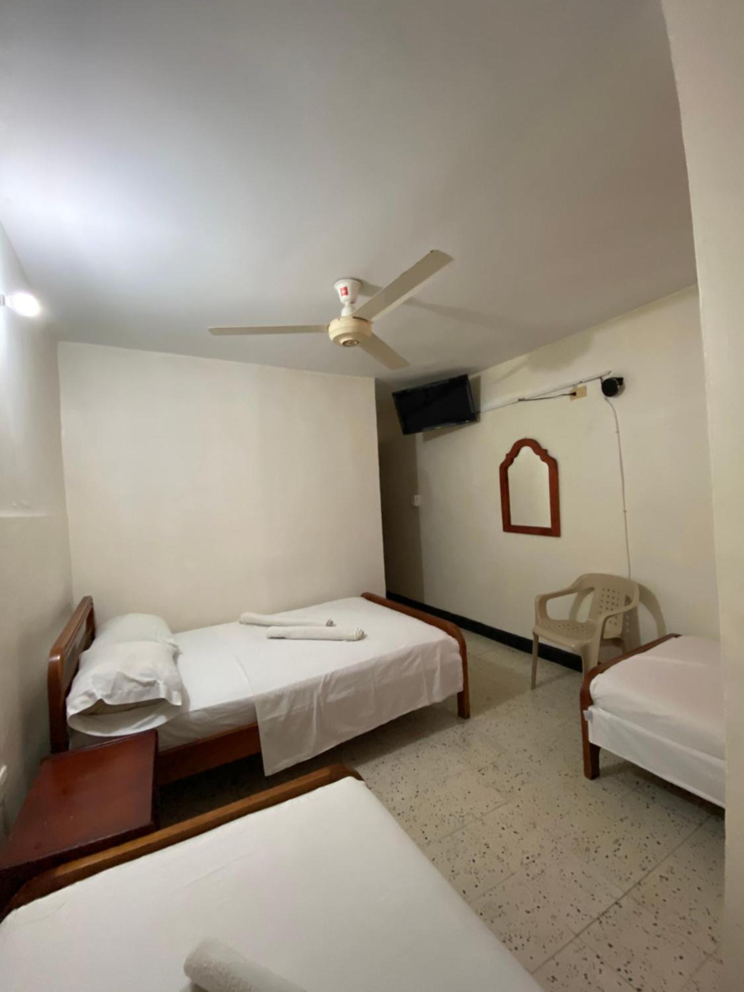 Hotel Granate ซันตามาร์ตา ห้อง รูปภาพ